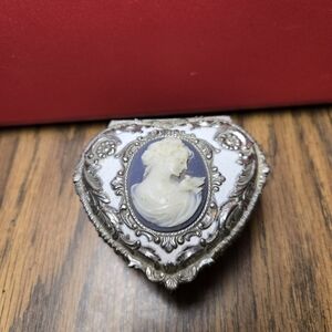 Vintage Elegant Silver Tone and White Heart-Shaped Jewelry Box.